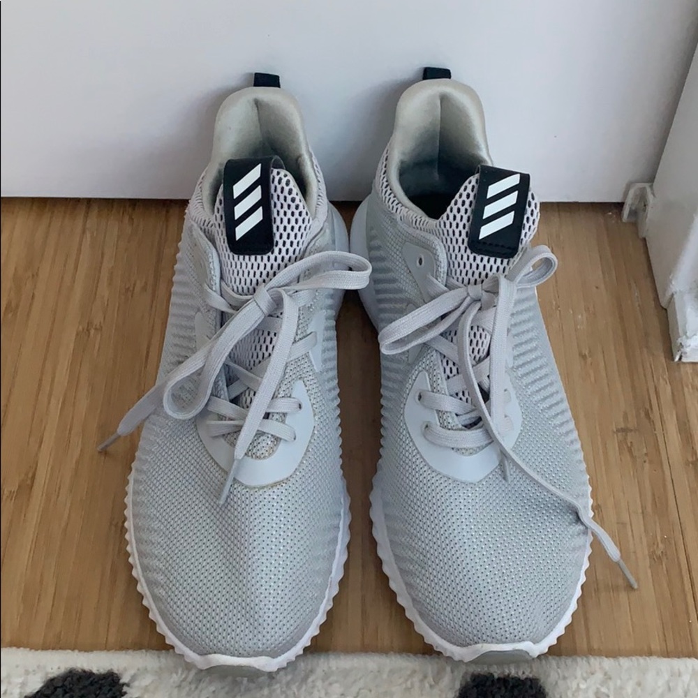 Adidas Bounce sneakers